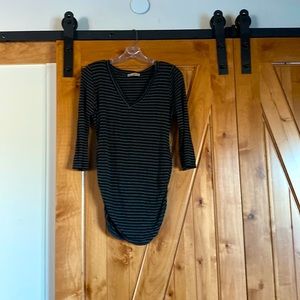 EUC Full Moon (Stitchfix) black and grey striped maternity shirt w/ side ruching